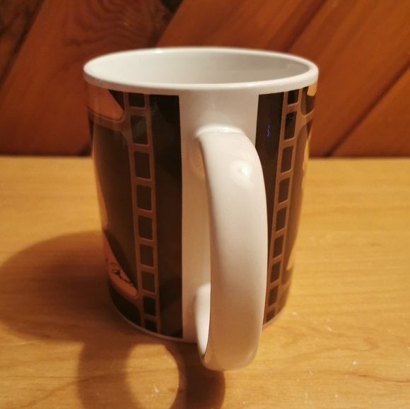 Marilyn Monroe Mug - Picture 3 of 7